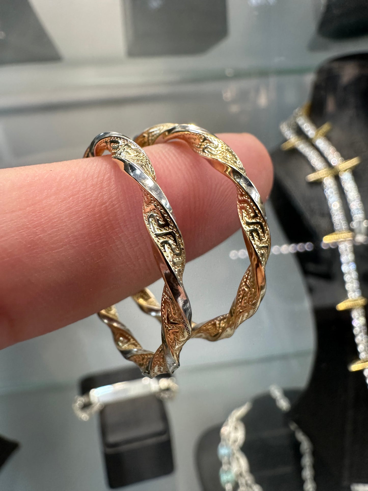 Prachtige 14K Gouden Wokkels Oorbellen – 32 mm Diameter | Elegant & Tijdloos