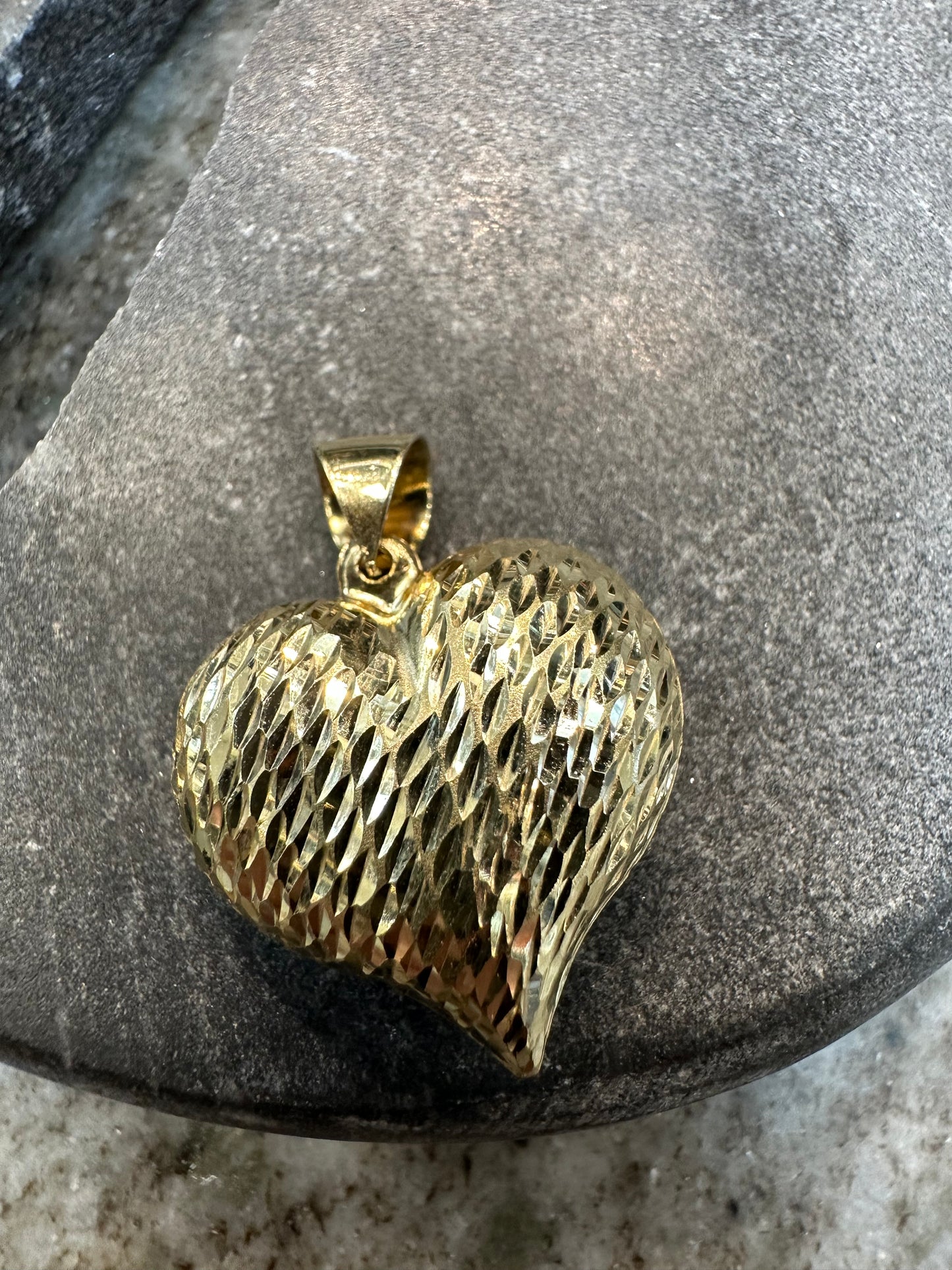 Prachtige 14K Gouden Hart Hanger – Diamond Cut | 20,6 mm Diameter | Elegant & Tijdloos