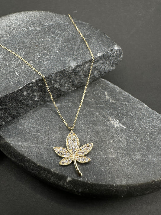 14K Gouden Elegante Ketting met Blad Hanger – 42 cm
