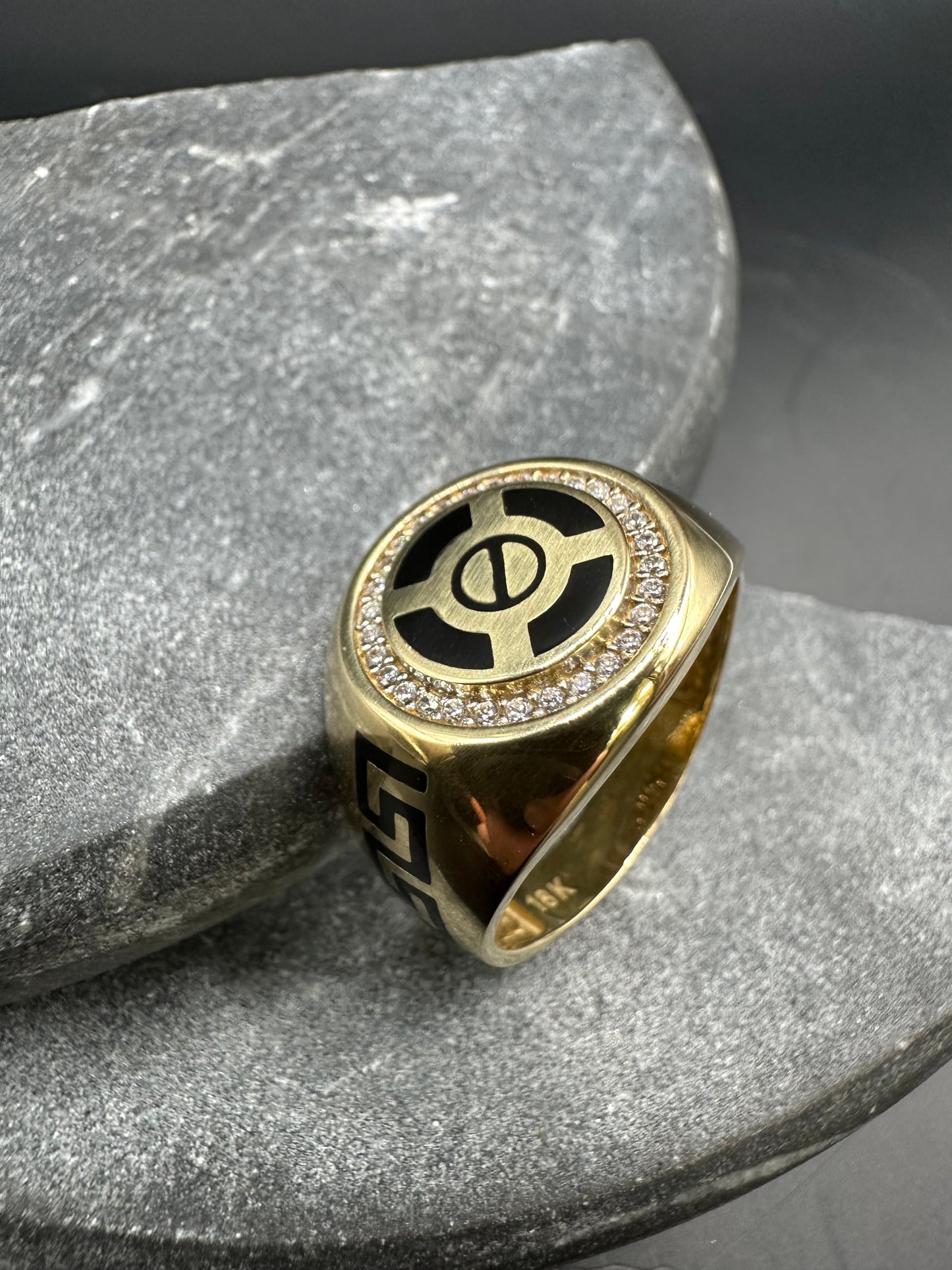 18K Gouden Unieke Ring met Onyx en Zirkonia