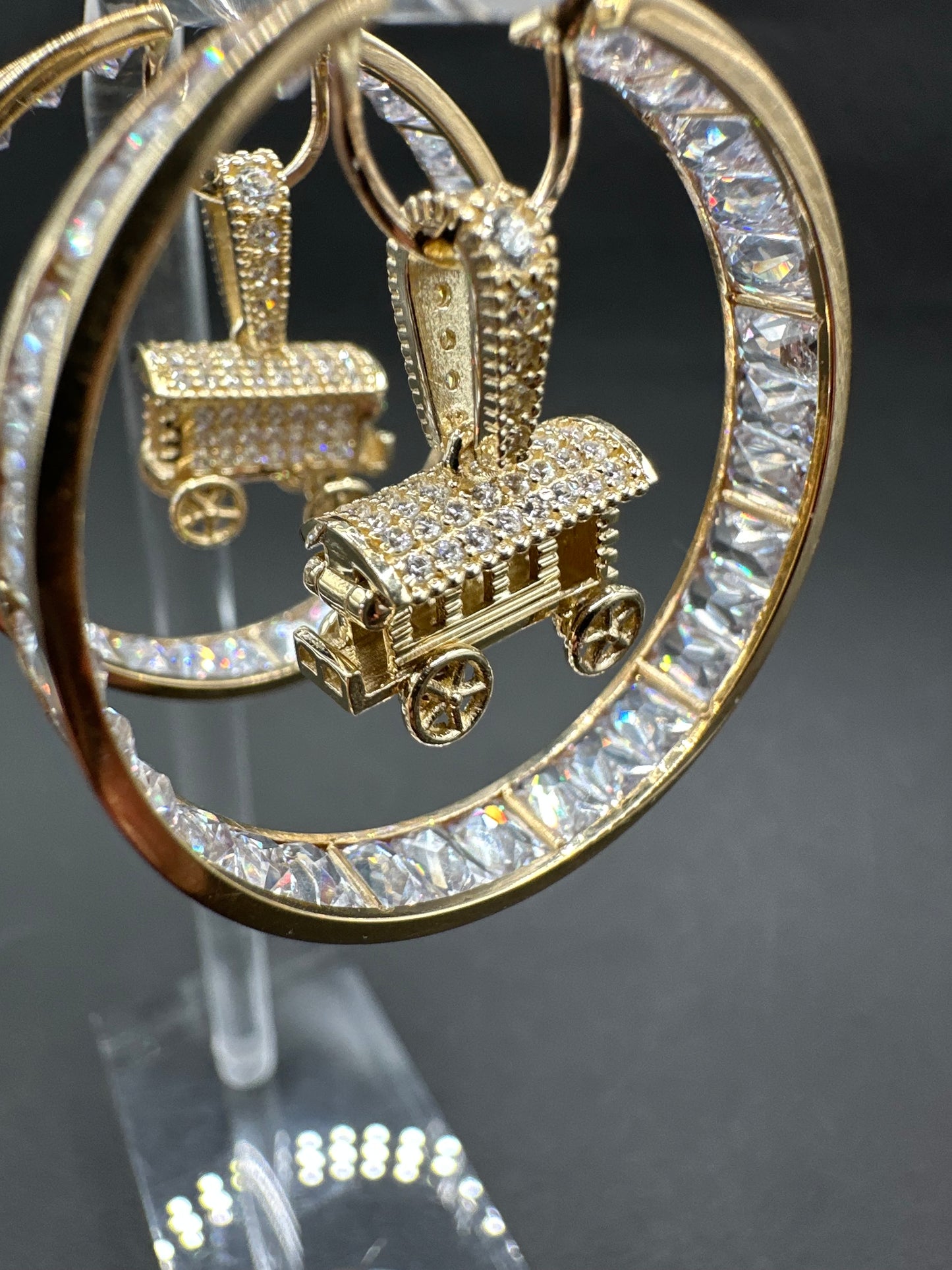 14K Gouden Woonwagen Oorbellen met Zirkonia – 34 mm