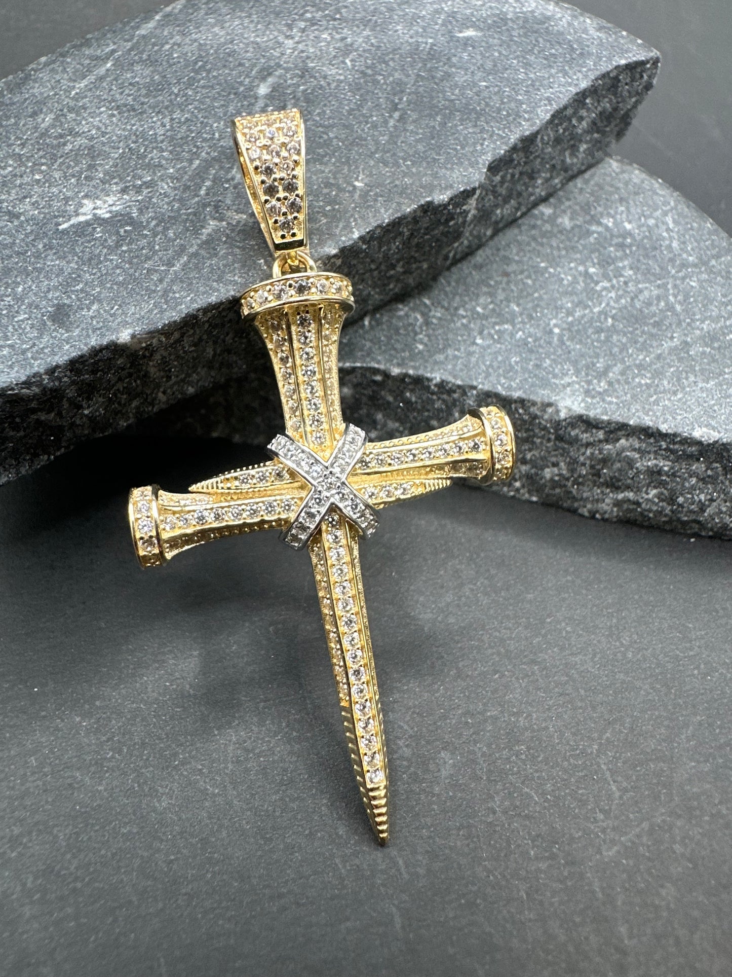 14K Gouden Spijker Kruis met Witgoud en Zirkonia