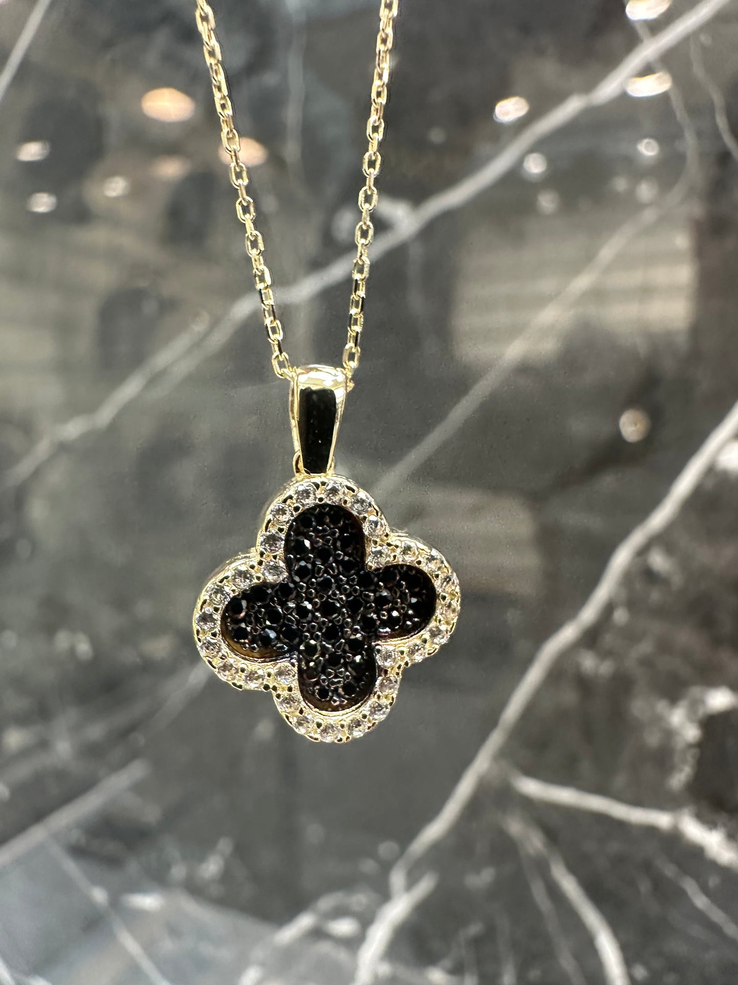 Prachtige 14k Gouden ketting met klaver hanger| 42 cm