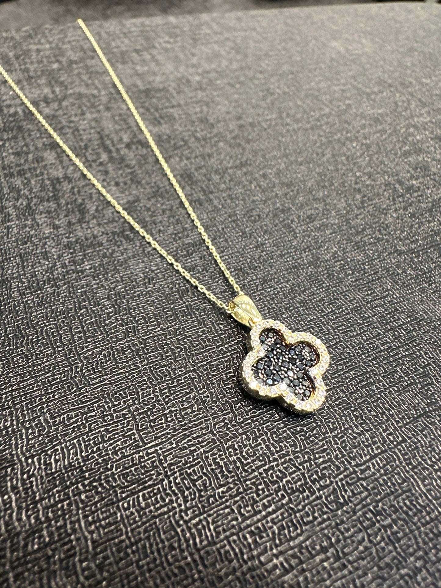 Prachtige 14k Gouden ketting met klaver hanger| 42 cm